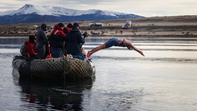 Oficial: Bárbara Hernández se adjudicó su cuarto Récord Guinness en aguas gélidas