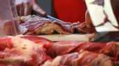 18 XXL: ausencia de pollo argentino amenaza el precio de la carne