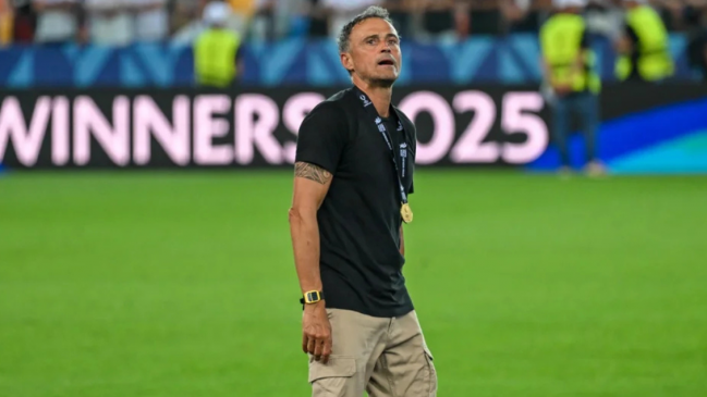 Luis Enrique será operado de fractura de clavícula tras caerse de una bicicleta