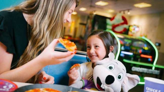 Chuck E. Cheese lanza el Pase Chuck E. Fan: más juegos, más beneficios y más familiar