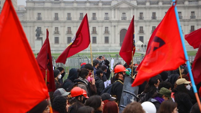 Romería a 52 años del golpe: Masiva marcha recordó a víctimas de la dictadura