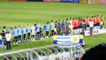   Con uno menos: La Roja de Bielsa empató ante Uruguay en el Nacional rumbo a Sudáfrica 