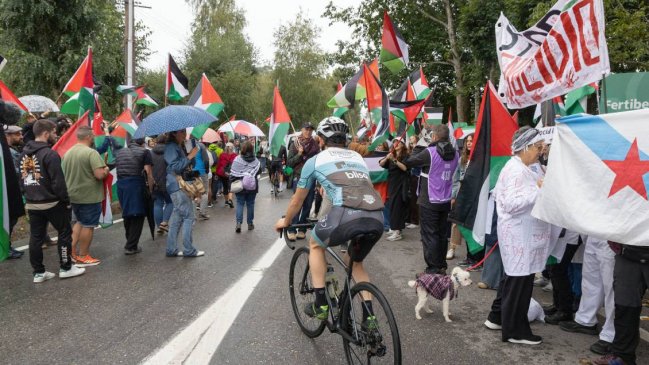 Las protestas pro Palestina volvieron a interrumpir la Vuelta Ciclista a España