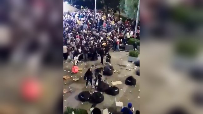 [VIDEO] Hinchas de Colombia y Venezuela protagonizaron batalla campal en Bogotá