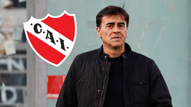 Gustavo Quinteros asomó como opción para ser nuevo DT de Independiente