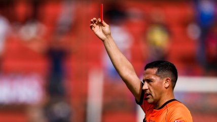   [VIDEO] Sebastián Vegas se fue expulsado y dejó a Colo Colo con 10 en la Supercopa 