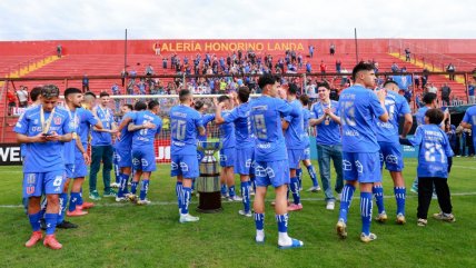   Los festejos de Universidad de Chile tras proclamarse en la Supercopa ante Colo Colo 