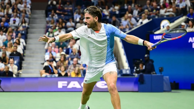 Cameron Norrie se estrelló con el 304 del mundo en la primera ronda de Chengdú