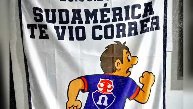 Barra de Alianza Lima se burló de la U con agresivos lienzos por los incidentes en Avellaneda