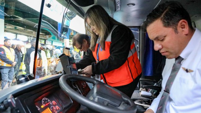 Fiscalización a buses interurbanos deja más de 180 millones de pesos en multas