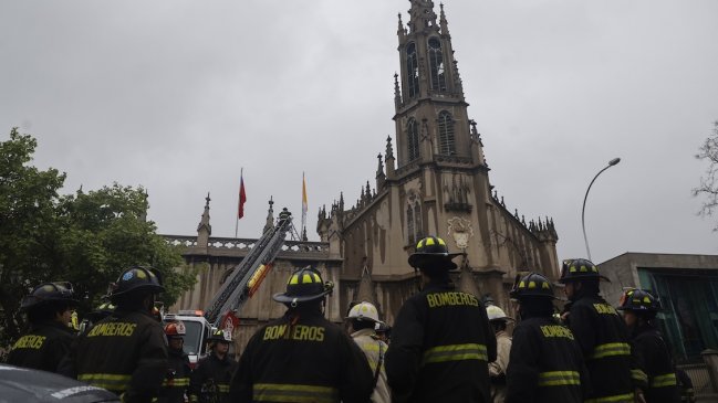 Incendio provocó daños en la Iglesia Los Carmelitas de Viña del Mar