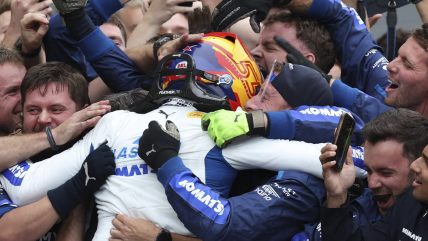   Carlos Sainz festejó en grande su primer podio con Williams en el GP de Azerbaiyán 