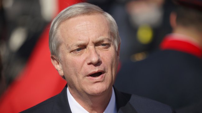 Kast exigió a Artés 