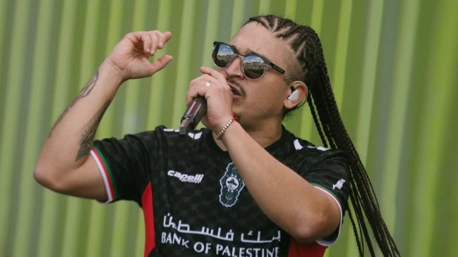 Fútbol y música: Palestino agradeció a Santa Feria por lucir su camiseta en conciertos