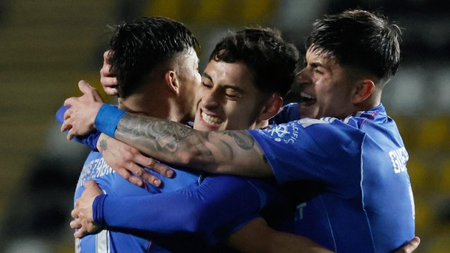 [VIDEO] La U estiró su ventaja sobre Alianza Lima con un golazo de zurda de Javier Altamirano