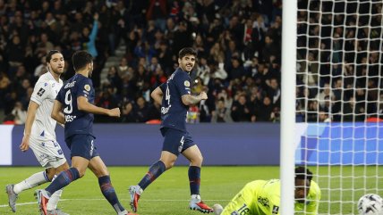   Auxerre de Francisco Sierralta sufrió ante el poderío de PSG en la Ligue 1 