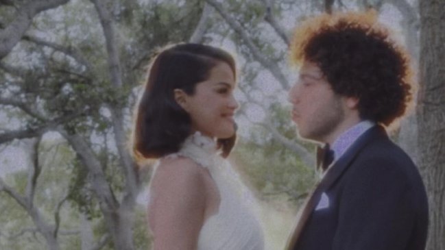 Selena Gomez y Benny Blanco se casaron en romántica ceremonia