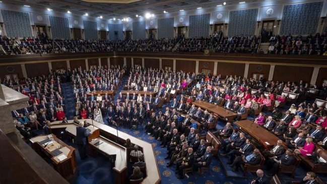 EE.UU. se asoma al cierre federal y gobierno apunta a despidos de funcionarios