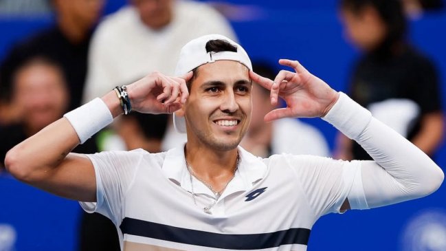 Alejandro Tabilo hizo gala de su solidez y se metió en el cuadro principal de Shanghái