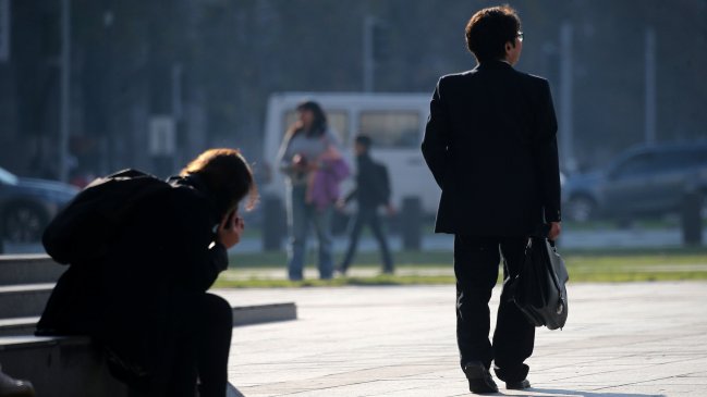 El desempleo tuvo una leve caída entre junio y agosto