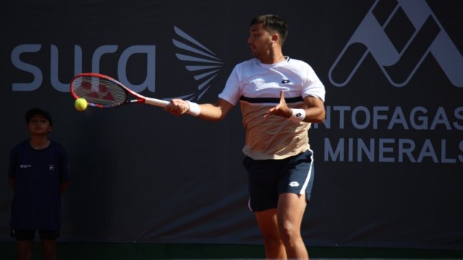 Tomás Barrios logró contundente triunfo y avanzó a cuartos de final en Antofagasta