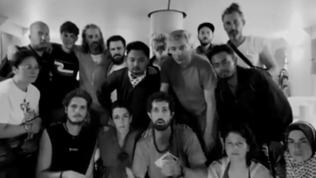 La Flotilla fue rodeada por buques israelíes y sus ocupantes serán expulsados