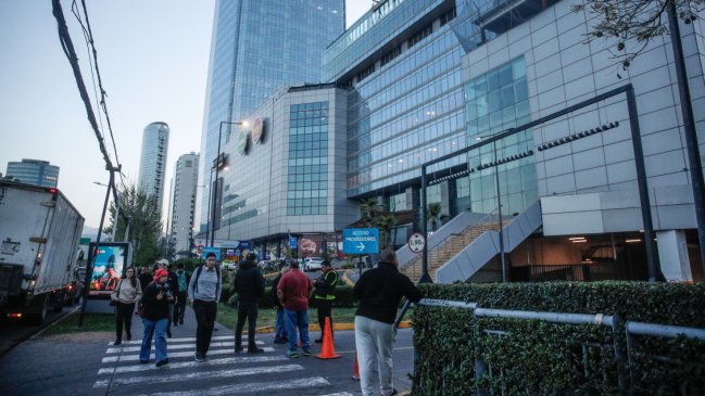 Costanera Center reabrió parcialmente tras incendio