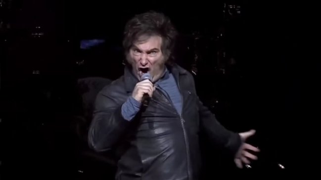 Dominado por la euforia, Milei ofreció un concierto de rock en el Movistar Arena de Buenos Aires