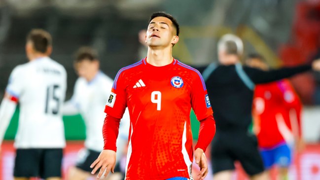 Alexander Aravena se sumó a las bajas de La Roja y fue liberado para el partido con Perú