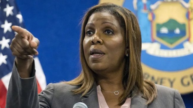 Imputan por fraude hipotecario a la fiscal de NY, que acusa 