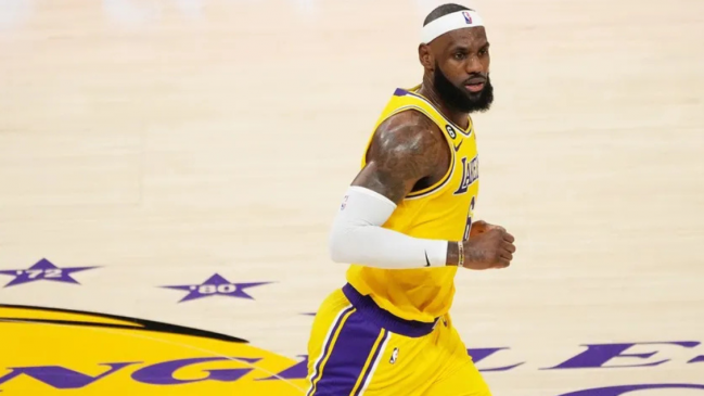 LeBron James se perderá el arranque de la NBA por ciática