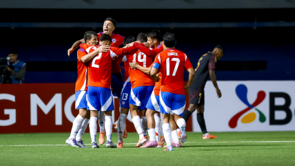   La Roja celebró en el Bicentenario de La Florida tras el sufrida remontada sobre Perú 