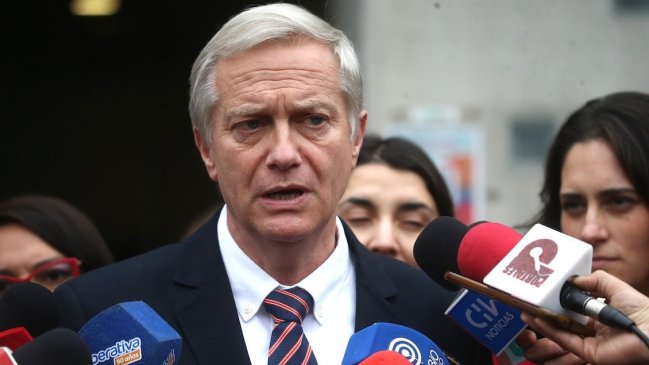 Comando de Jara desafía a Kast por recorte fiscal: 