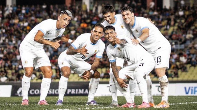 Uruguay derrotó al Uzbekistán de Cannavaro y cerró con dos triunfos la fecha FIFA
