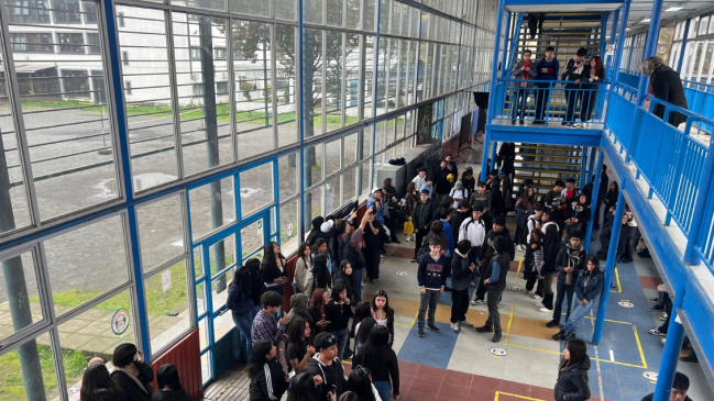 Proyecto de ley de detectores de metales en colegios avanzó al Senado