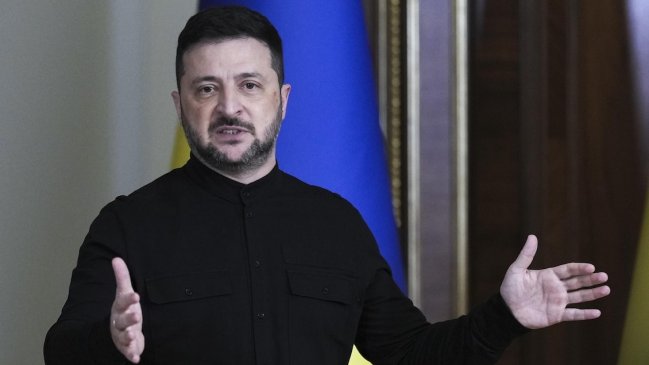 Zelenski pide presión para detener a Rusia tras acusarla de frenar el proceso de paz
