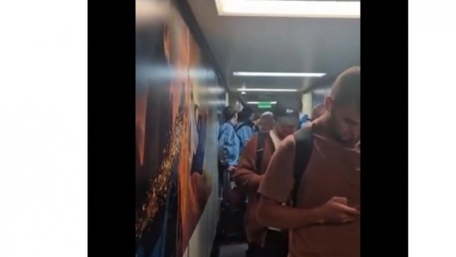 [VIDEO] Captan a seleccionados sub 20 de Argentina burlándose de Chile antes de dejar el país