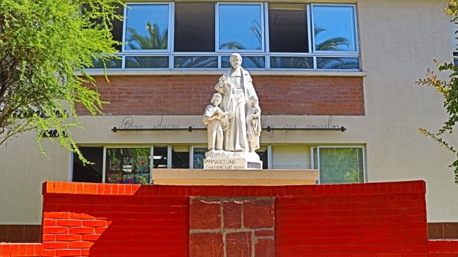 Asaltantes se escondieron de Carabineros en una escuela de La Pintana