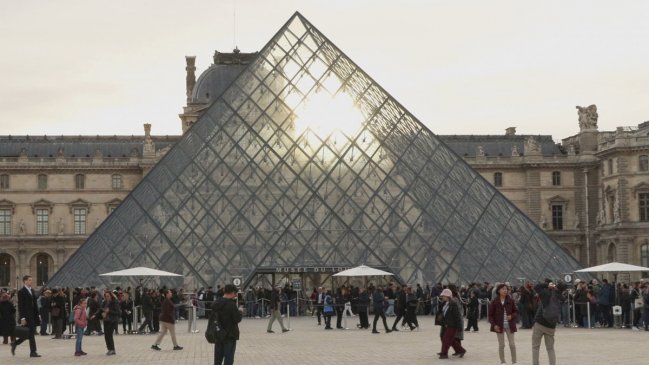 Dos sospechosos por el robo del Louvre fueron detenidos en París