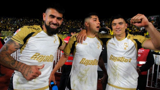 Resumen: Coquimbo dio un paso más al título y la UC se quedó con el clásico ante la U