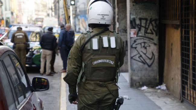 Cuatro detenidos dejó persecución tras robo de teléfono en Santiago