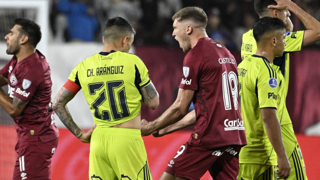Lanús lanzó múltiples burlas a la U tras su controversial paso a la final de Sudamericana