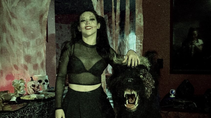   Stephanie Vaquer se sumó a los disfraces de Halloween caracterizada de 