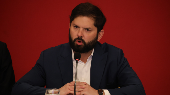 Boric emplazó a secretaria de Manuel Contreras a dar información sobre detenidos desaparecidos