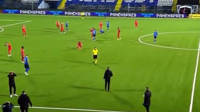 Conmoción en Europa: Un director técnico murió tras sufrir infarto en pleno partido