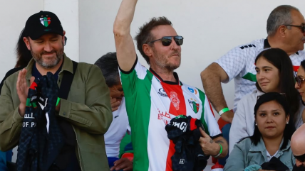   Banda inglesa Massive Attack alentó a Palestino en el partido con Coquimbo en La Cisterna 