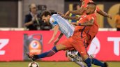 [VIDEO] Con pizarra: Vidal explicó cómo Chile anuló a Messi en la final de la Copa América Centenario