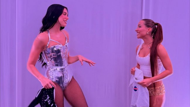 Cuchuflíes y un libro de Zambra: los otros regalos de Princesa Alba para Dua Lipa