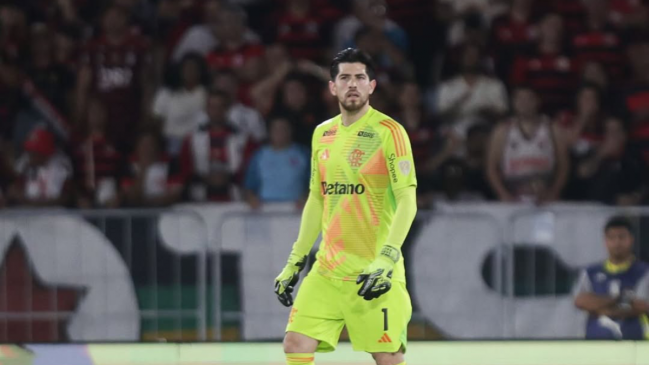 [VIDEO] Agustín Rossi cometió un increíble error y permitió el segundo gol de Fluminense a Flamengo
