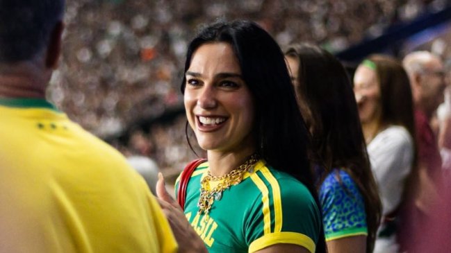 [VIDEO] Así vivió Dua Lipa el triunfo de Fluminense ante Flamengo en el Maracaná